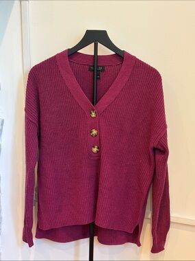 Rachel Zoe Magenta V-Neck Button Ribbed Sweater- Like New